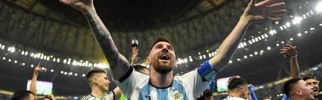 开云中国-决胜点球前梅西望天祈祷：来吧迭戈，保佑我们！