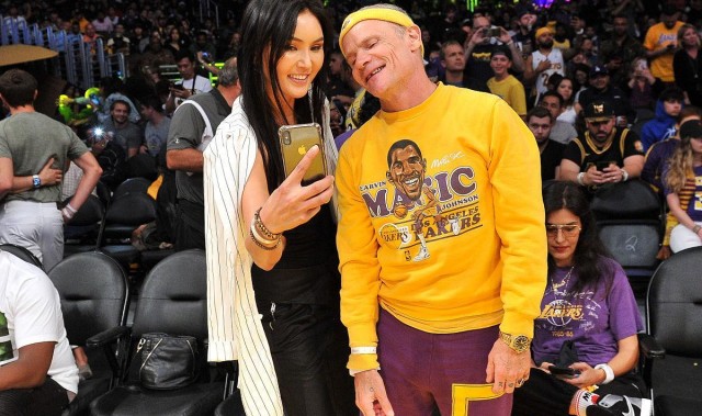 湖人领先12分惨遭逆转！三大致命败因让黄蜂完成18分大胜