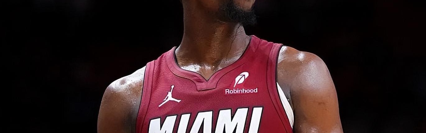 kaiyun-32分10助！三分球8中8！历史首人！CBA弃将创造NBA奇迹