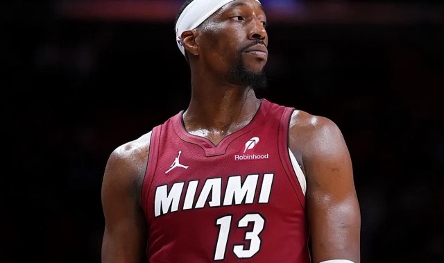 kaiyun-32分10助！三分球8中8！历史首人！CBA弃将创造NBA奇迹